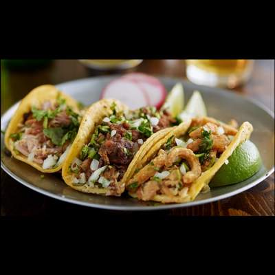 TACOS DE CERDO O POLLO