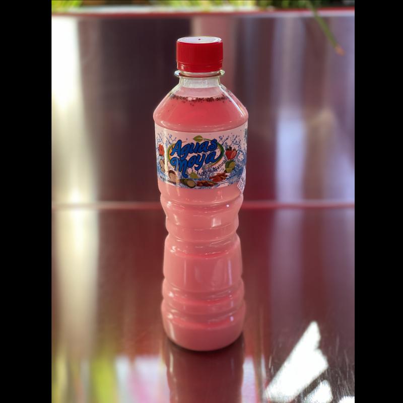 Agua fresca de horchata de fresa