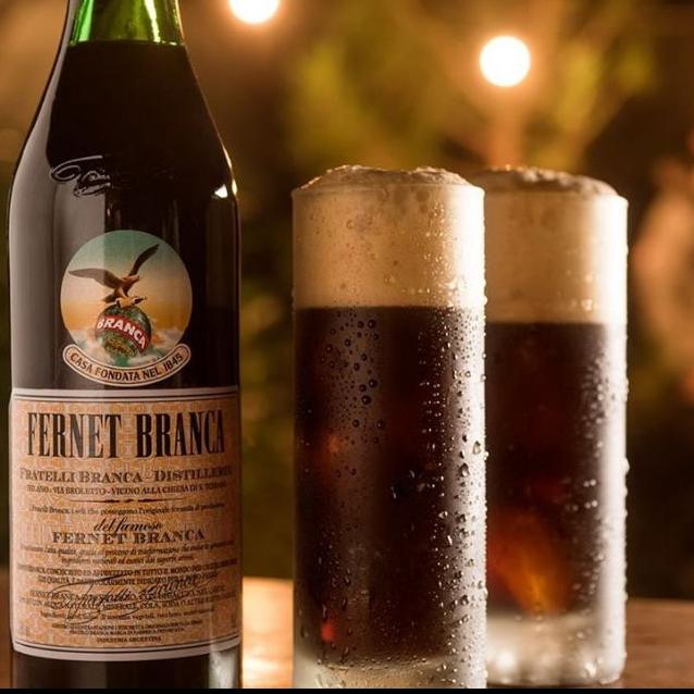 FERNET BRANCA CON COCA COLA
