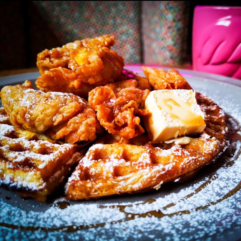 Waffle de pollo frito