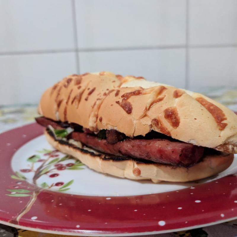 Pão com linguiça Apimentada