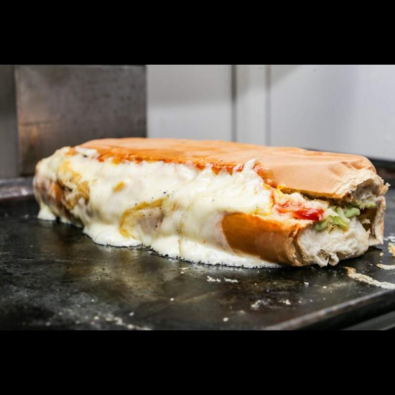 Cachorro quente calabresa e queijo
