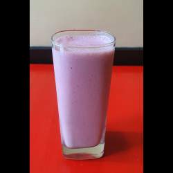 jugo natural mora en leche