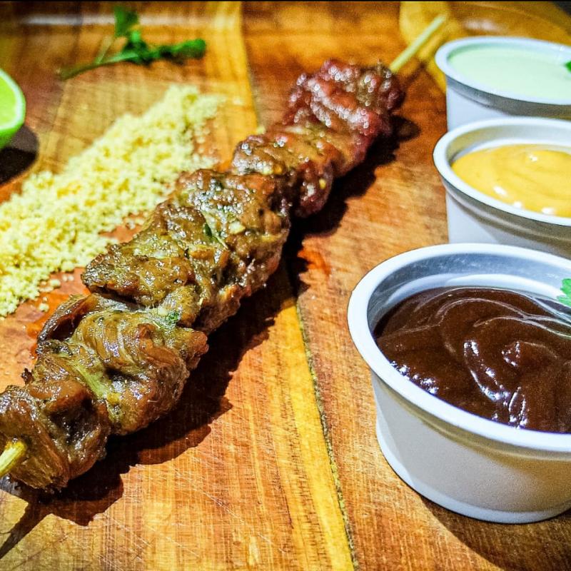 ESPETINHO DE CARNE BOVINA