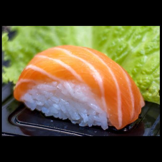 NIGUIRI  DE SALMÃO