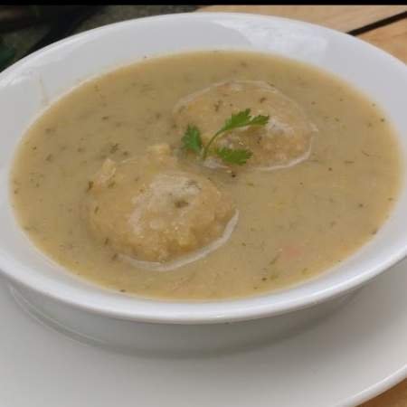 Caldo de bolas de verde