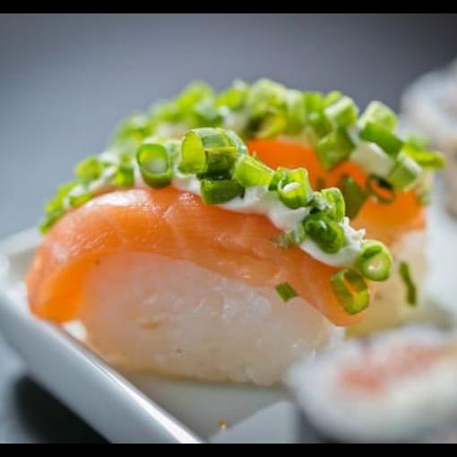 Nigiri salmão completo(5 und.)