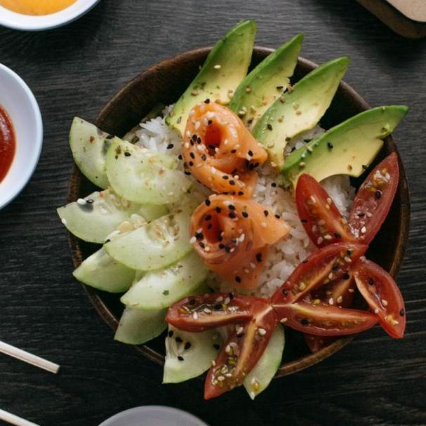 BOWL DE SALMÓN (100GMS)