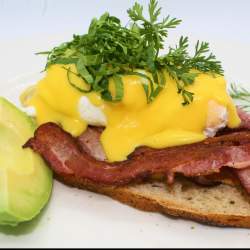 Eggs Benedict | Huevos Benedictinos