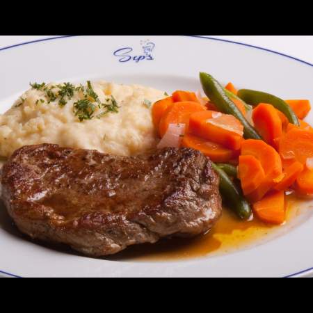 FILETE DE RES EN SU JUGO O A LA PIMIENTA