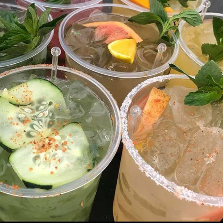 Coctelería elaborada por litro