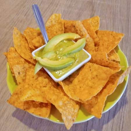 NACHOS-GUACAMOLE