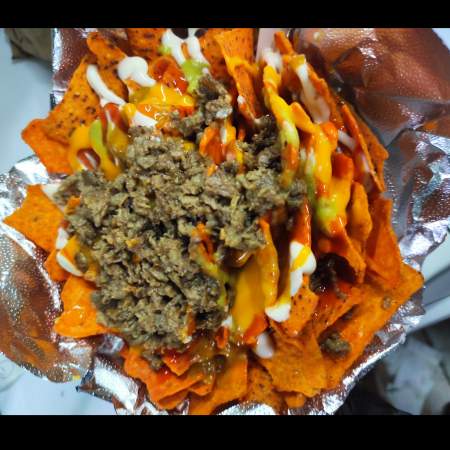 Nachos con elote y 1 Especialidad