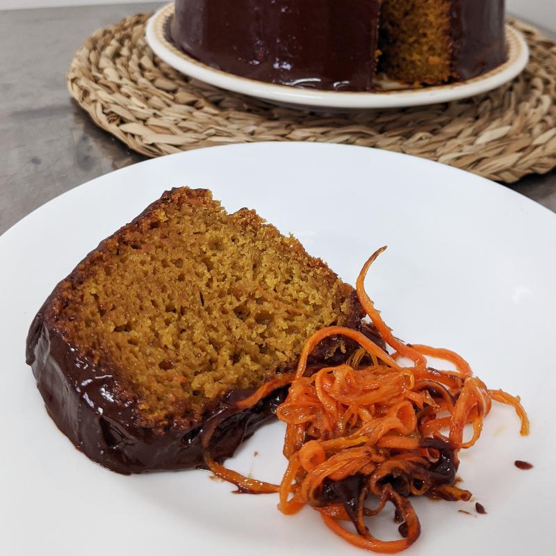 Bolo de cenoura c/ ganache de chocolate 80g