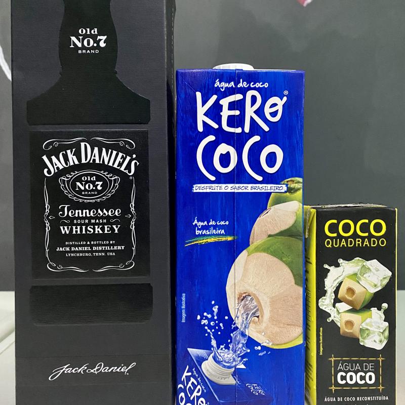 JACK DANIEL"S COM AGUA DE COCO GELOS