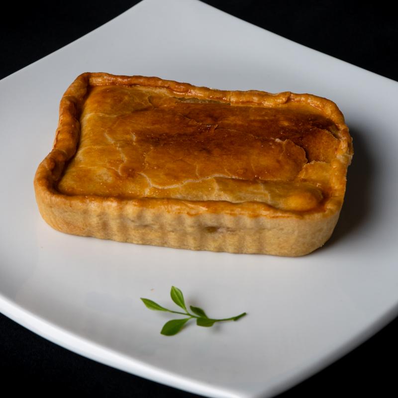 Empadão Artesanal de Frango Cremoso com Palmito - 500 gramas