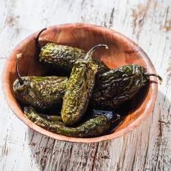 Chiles Toreados en Salsa Rebel