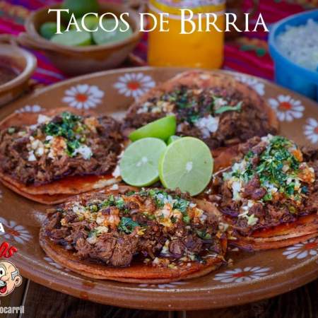 Taquitos de birria en maíz