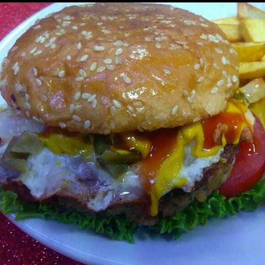 5 hamburguesas + papas = 300