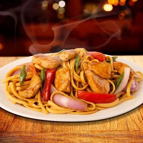 Tallarin Saltado de Pollo