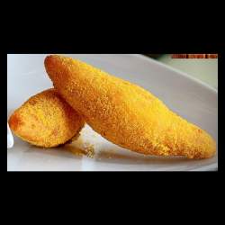 Carimañolas de Yuca Rellenas de Queso Costeño