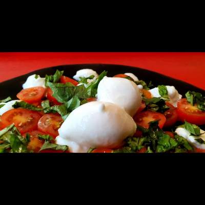 media Caprese Mozz. fresca Bufala