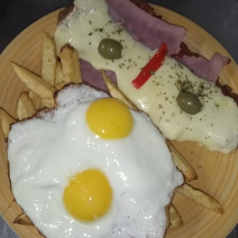 Milanesa napolitana con guarnición
