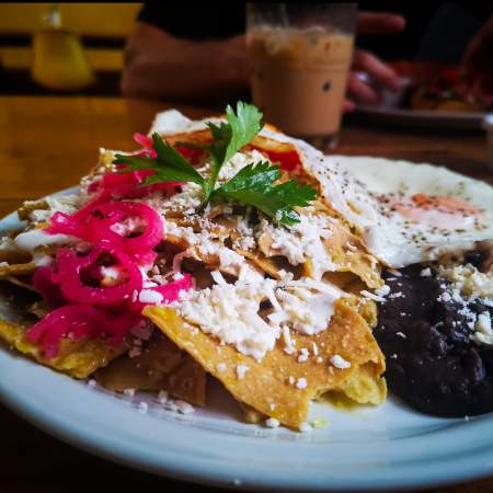 Chilaquiles/Enchiladas/Enfrijoladas