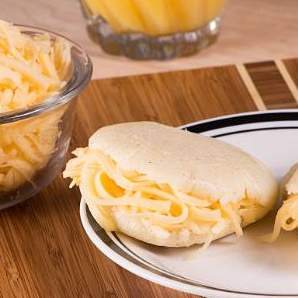 AREPA CAMPESINA CON QUESO o QUESUDA