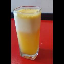 jugo natural maracuyá en agua