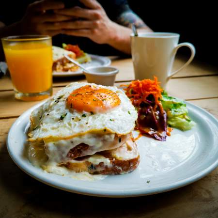 Emparedado croque madame