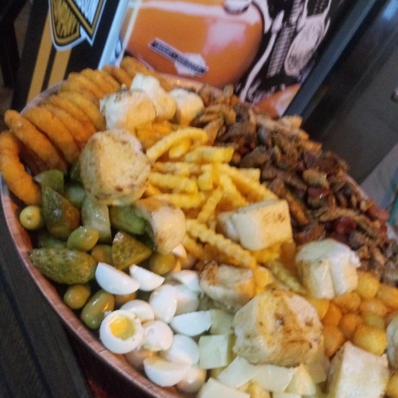 Picadão familia.serve 6 a 7 pessoas.☺
