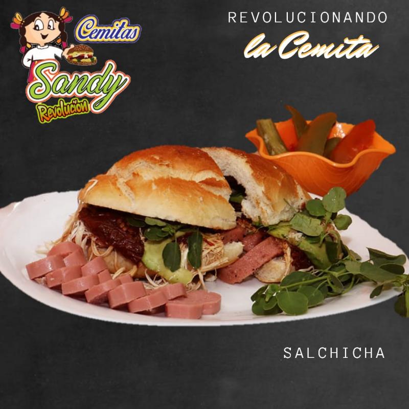 Cemita de salchicha