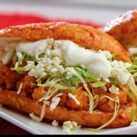 PAMBAZO DE TINGA DE RES CON QUESO