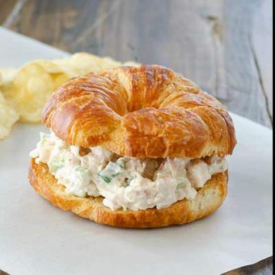 Croissant con Pollo
