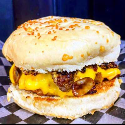 HIPÓLITO´S 4 QUESOS (185gr de Vacío)