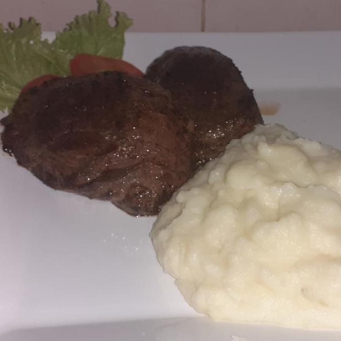 Lomo común con guarnición