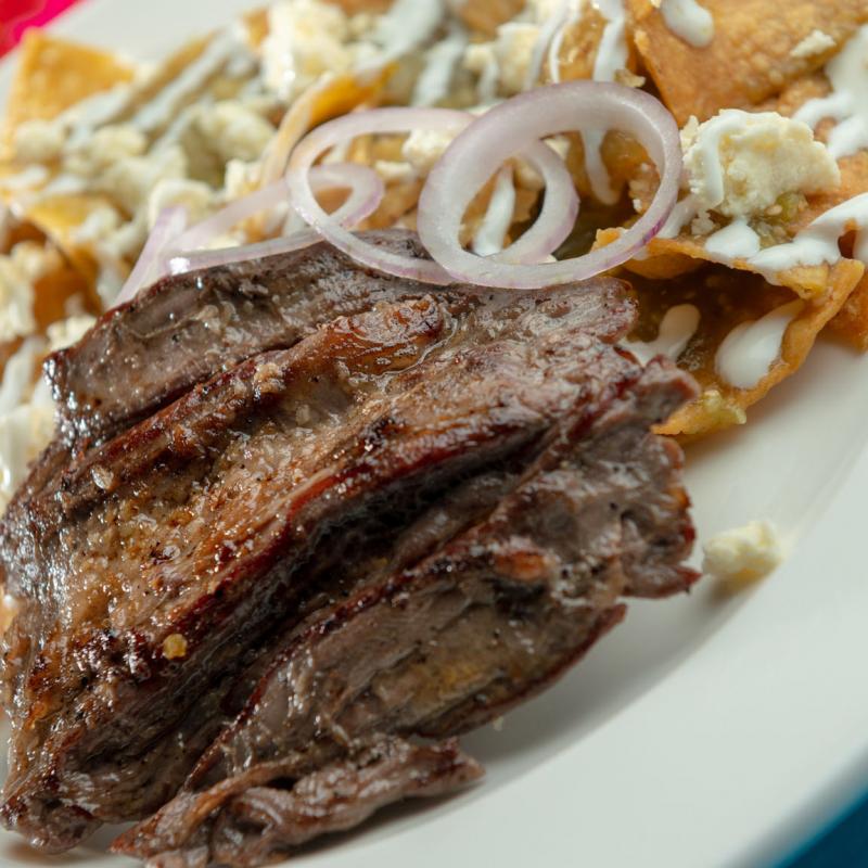Chilaquiles con Bistec