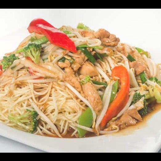 Tallarin Saltado Chino de Pollo