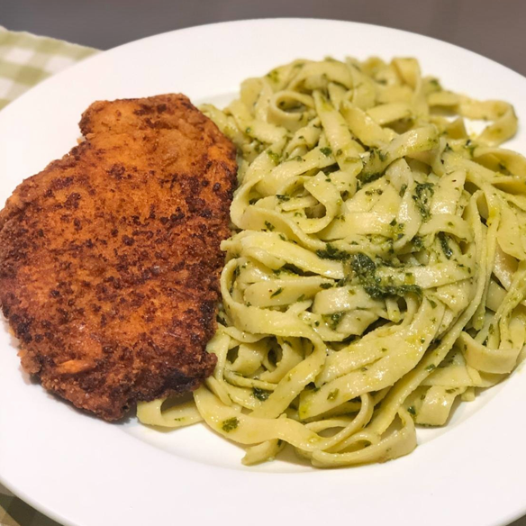 Massa Fresca ao Pesto e File de frango