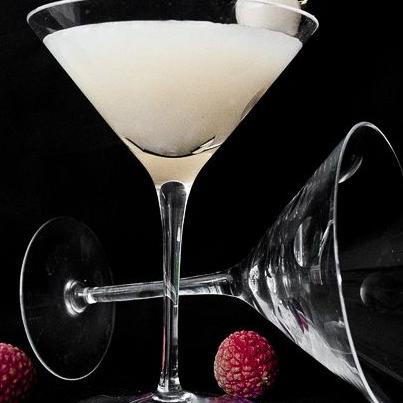 LYCHEE MARTINI GREYGOOSE
