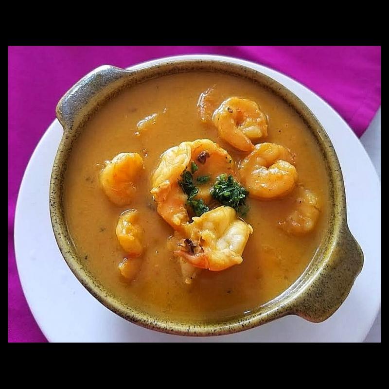 Cazuela Mixta con Camarón, Piangua y Calamar