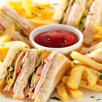 sandwich club ligero con queso panela