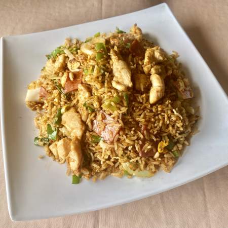 16- Arroz frito con pollo y jamón ( medio)