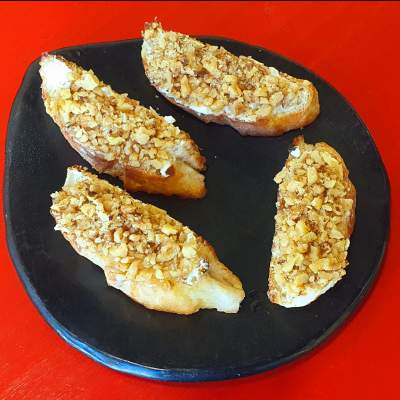 Entrada 4 bruschette Nueces
