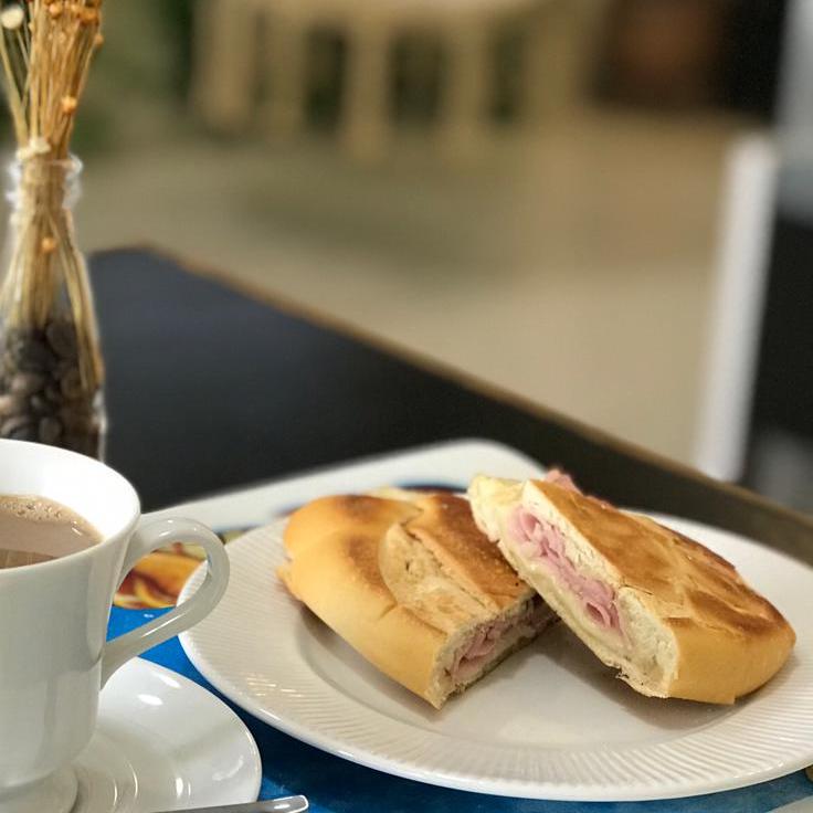 MISTO QUENTE (FRANCÊS / FORMA)