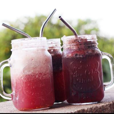 Jugos naturales en leche