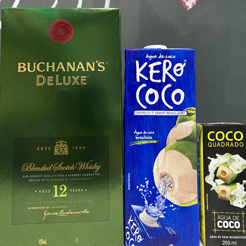 BUCHANAN’S /AGUA DE COCO