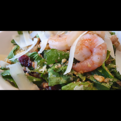Ensalada Camarones, Queso y Fruta