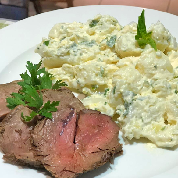 Rosbife de Mignon com Salada de Batata